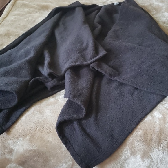 FREE w any purchase Black wrap/shall - Picture 3 of 3